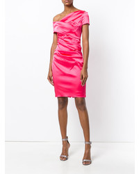 Ярко-розовое платье-футляр от Talbot Runhof