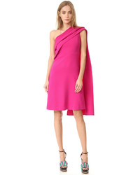 Ярко-розовое платье от Narciso Rodriguez