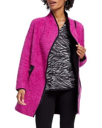 Ярко-розовое пушистое пальто