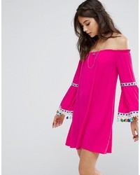 Ярко-розовое свободное платье