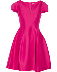 Ярко-розовое шелковое платье от Halston