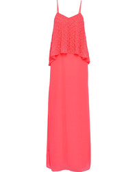 Ярко-розовое шифоновое платье-макси от Needle & Thread
