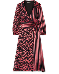 Ярко-розовое шифоновое платье с запахом с леопардовым принтом