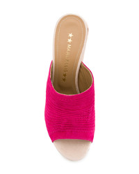Ярко-розовые замшевые сабо от Marc Ellis