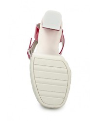 Ярко-розовые кожаные босоножки на каблуке от Elsi