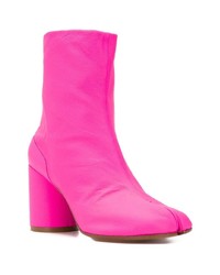 Ярко-розовые кожаные ботильоны от Maison Margiela