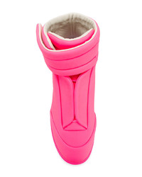 Мужские ярко-розовые кожаные высокие кеды от Maison Margiela