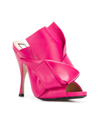 Ярко-розовые кожаные сабо от N°21