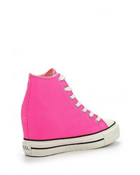 Ярко-розовые кроссовки на танкетке от Annalisa