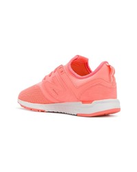Женские ярко-розовые кроссовки от New Balance