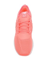 Женские ярко-розовые кроссовки от New Balance