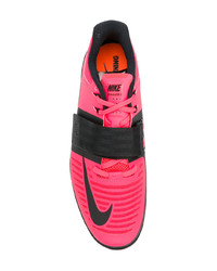 Мужские ярко-розовые низкие кеды от Nike