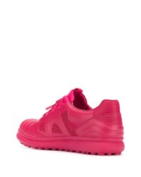 Мужские ярко-розовые низкие кеды от Camper