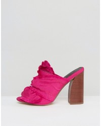 Ярко-розовые сабо от Asos