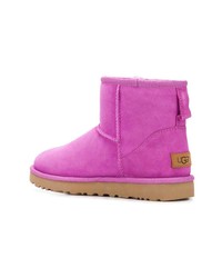 Ярко-розовые угги от UGG Australia