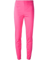 Ярко-розовые узкие брюки от Moschino