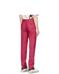 Ярко-розовые шерстяные брюки чинос от Alexander McQueen
