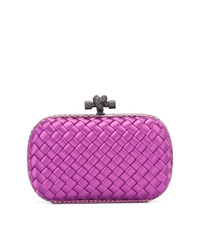 Ярко-розовый кожаный клатч от Bottega Veneta