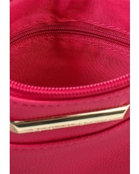 Ярко-розовый кожаный клатч от Dorothy Perkins