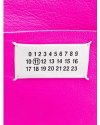 Ярко-розовый кожаный клатч от Maison Margiela