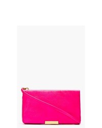 Ярко-розовый кожаный клатч от Marc by Marc Jacobs