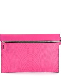 Ярко-розовый кожаный клатч от Victoria Beckham