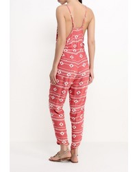 Ярко-розовый комбинезон от Roxy