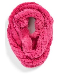 Ярко-розовый меховой шарф