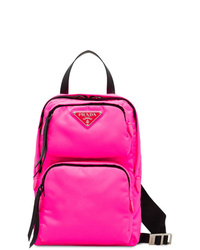 Женский ярко-розовый рюкзак от Prada