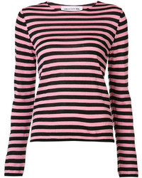Ярко-розовый свитер с круглым вырезом в горизонтальную полоску