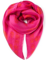 Женский ярко-розовый шарф от Alexander McQueen