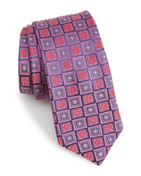 Ярко-розовый шелковый галстук с вышивкой